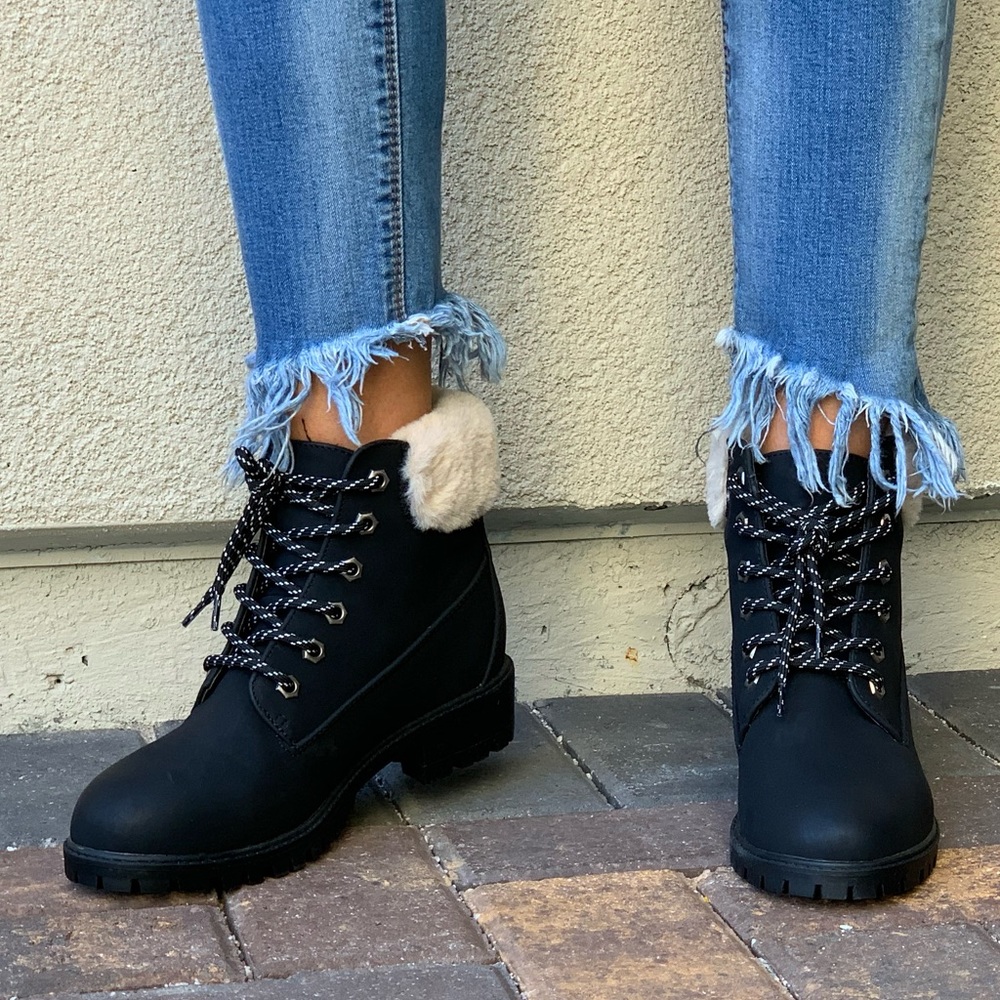 Black Laceup Hiking Faux Shearling Winter Boots - Picture 2 of 8